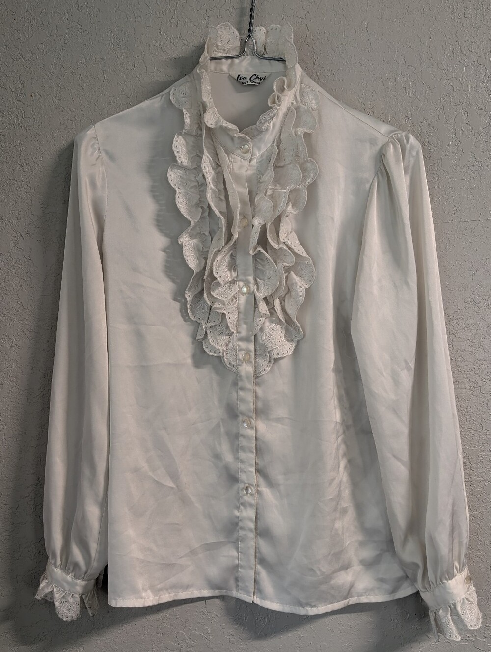 Vintage Ruffled Lace Blouse S Pearlized Buttons Collar Romantic Victorian Dainty